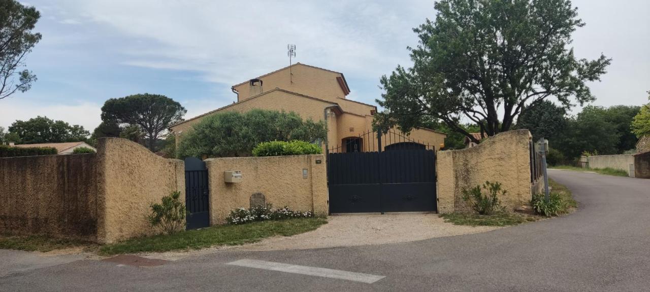 Chambre Et Petit Dejeuner Serignan-du-Comtat Luaran gambar